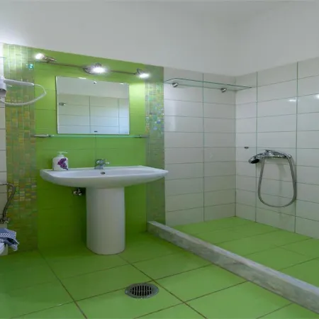 Corfu Beachfront Villa Barbati 1 *